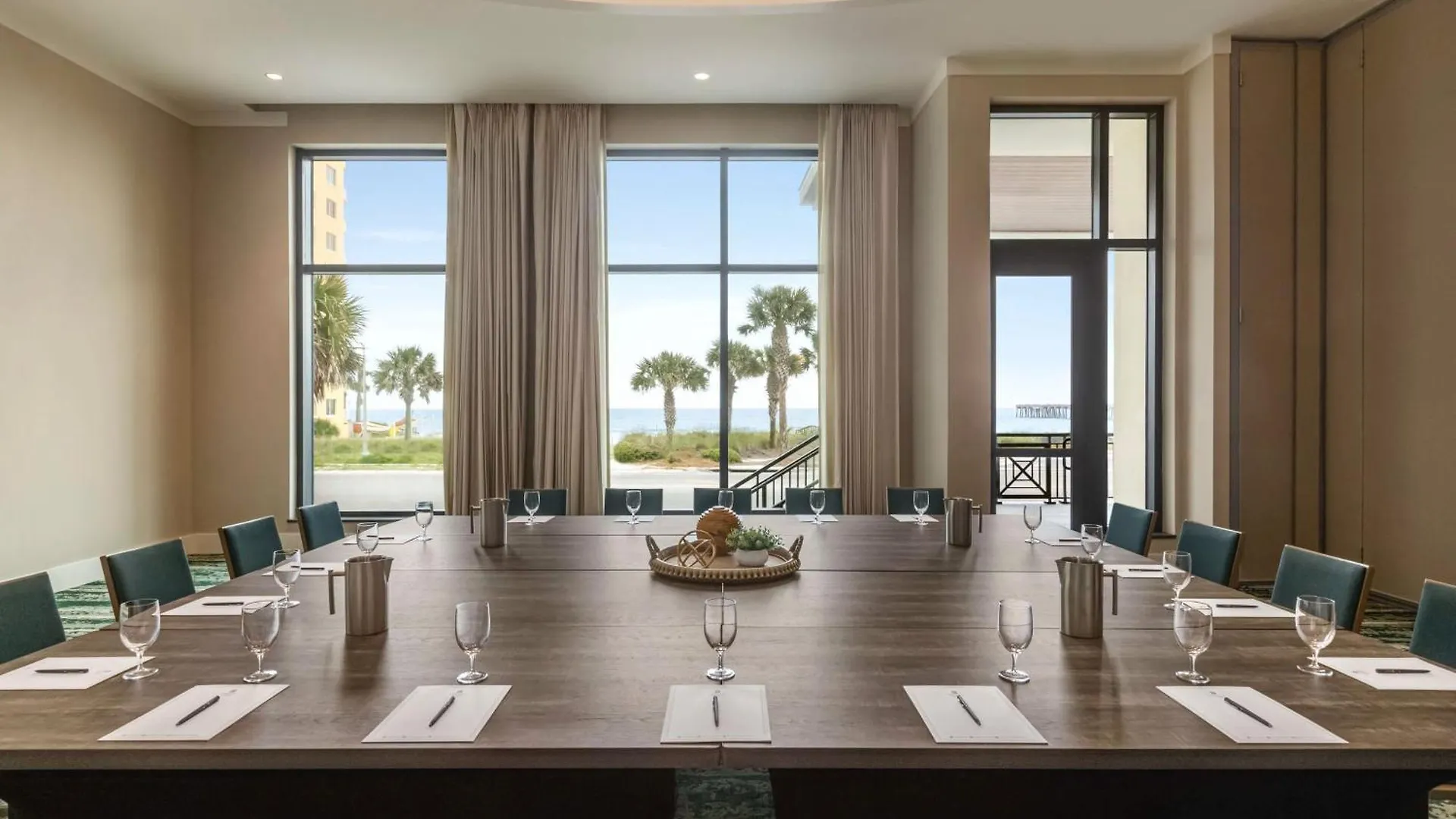 Embassy Suites By Hilton Panama City Beach Resort 4*,